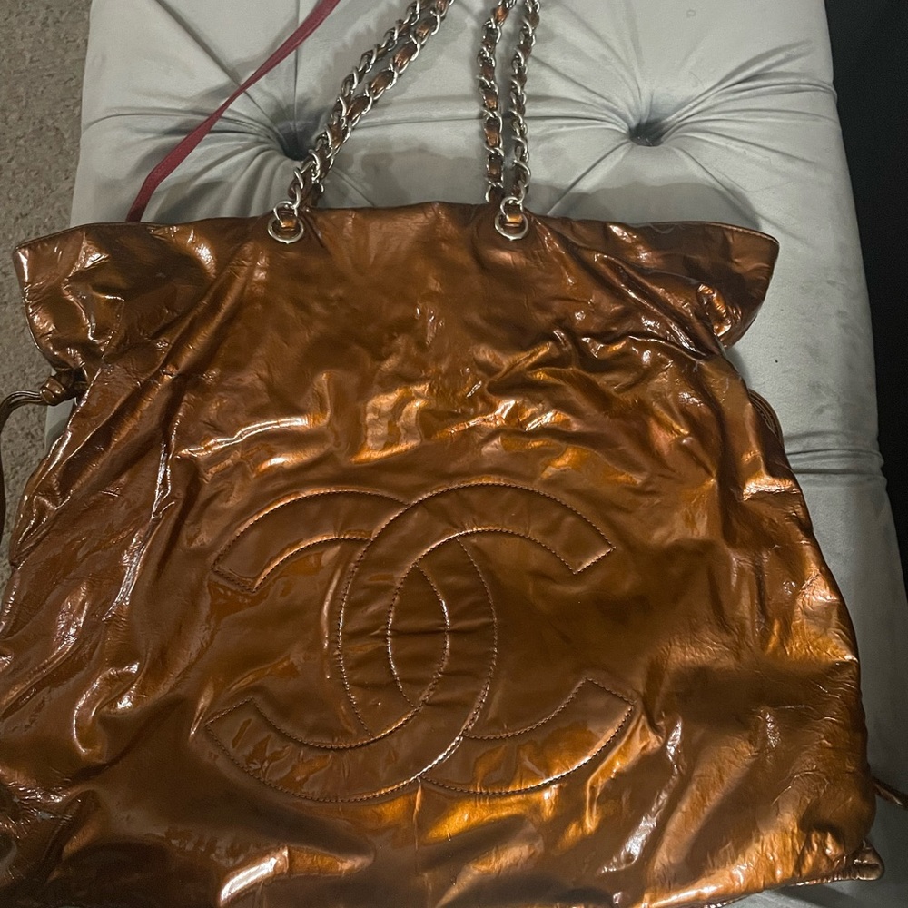 Beautiful Chanel authentic patent leather tote bag in a beautiful copper color!